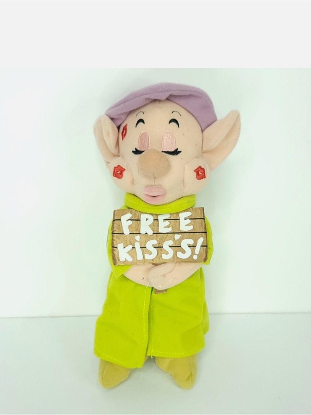 Snow White & the seven dwarfs Dopey FREE KISSES PLUSHIE Disneyland Disney World